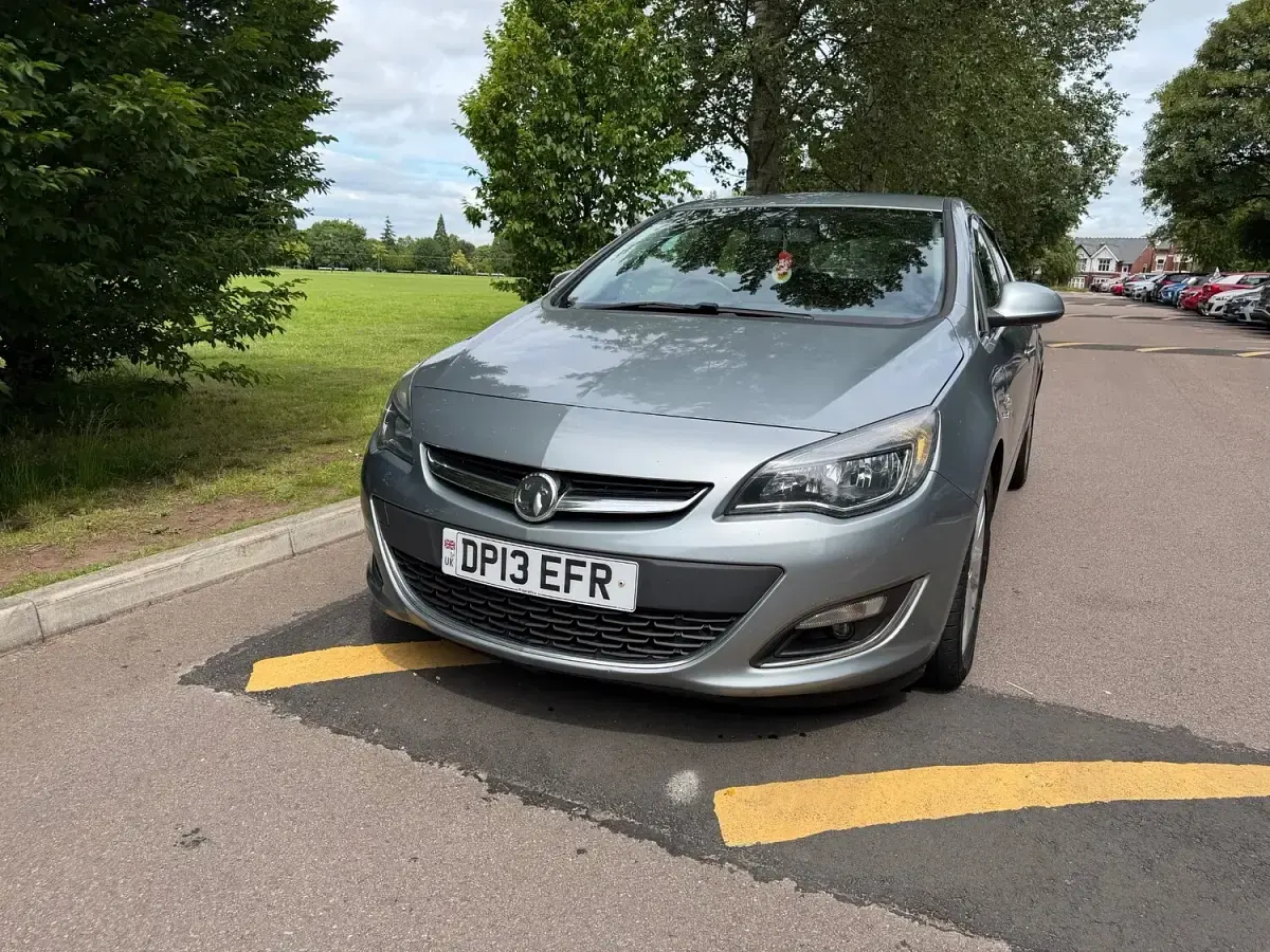 Used Vauxhall Astra SRi 2013 Silver Hatchback