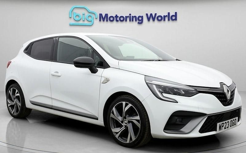 Used Renault Clio V RS Line 90 HP (66 kW) 2023 White Hatchback