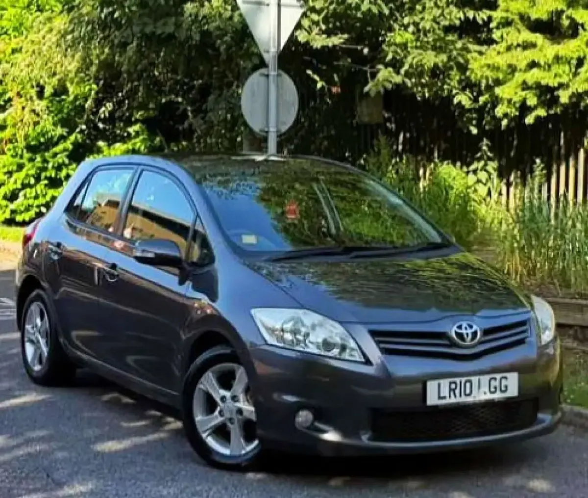 Used Toyota Auris 2010 Grey Hatchback