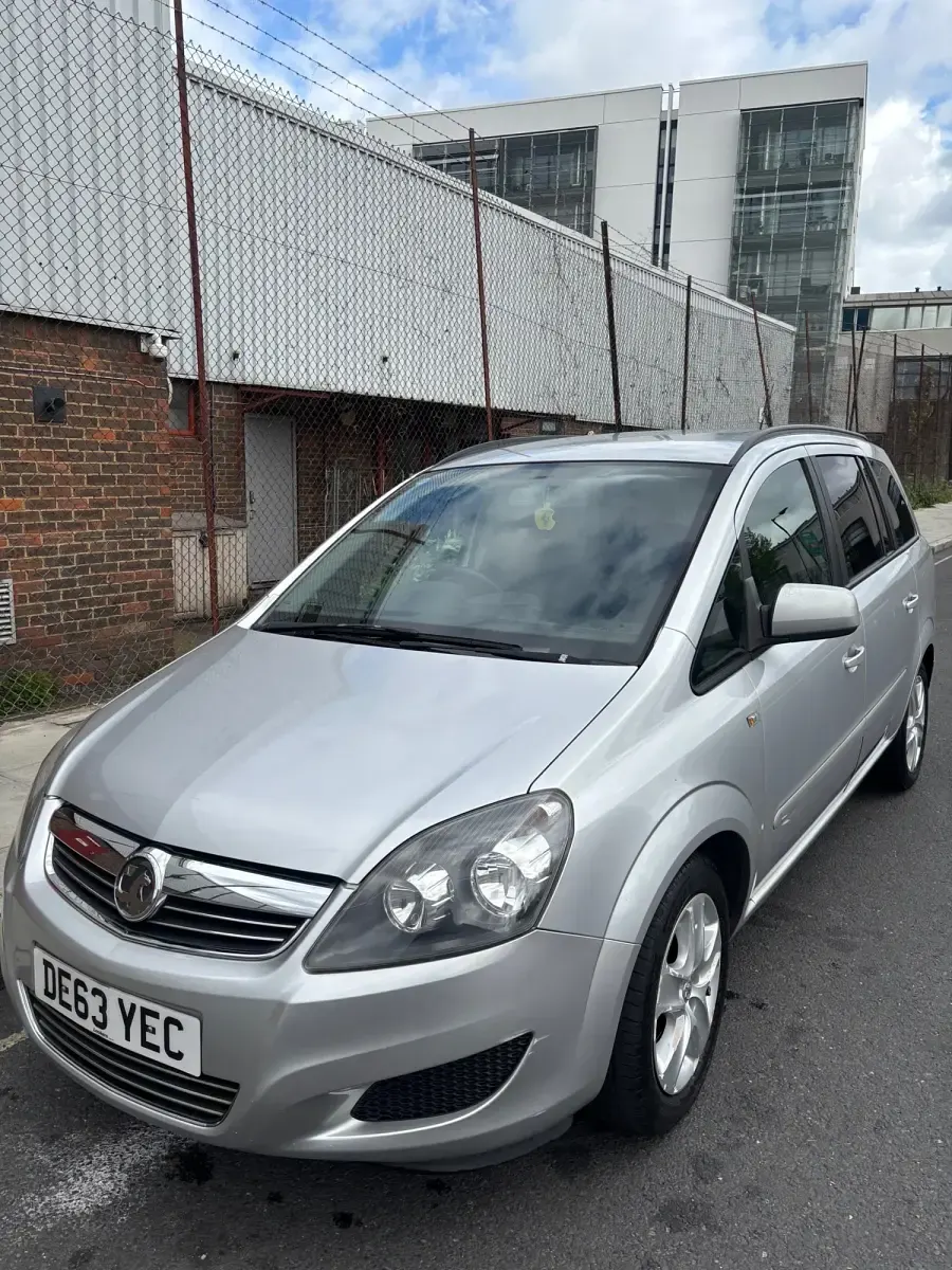 Second-hand Vauxhall Zafira 2013 Argintiu Monovolum