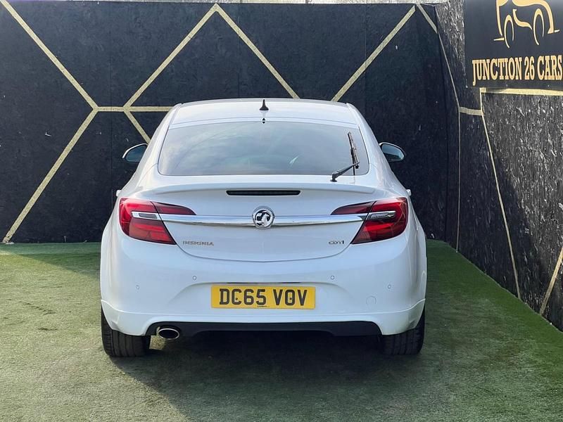 Used Vauxhall Insignia SRi 2016 White Hatchback