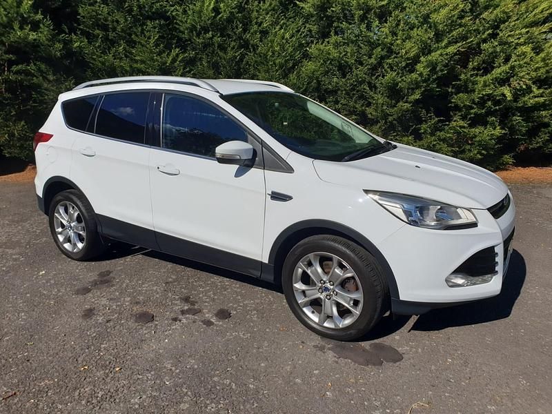 Used Ford Kuga Titanium 150 HP (110 kW) 2015 White SUV