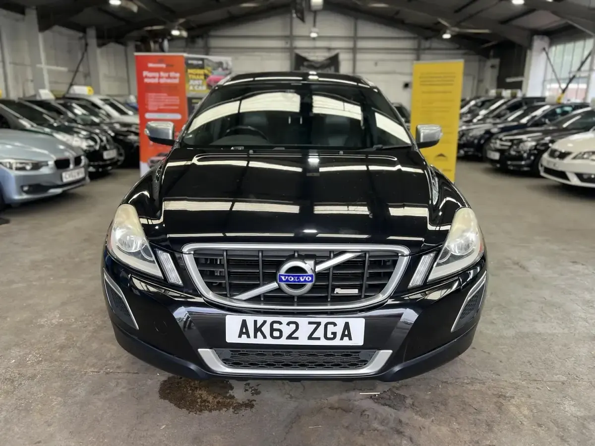Used Volvo XC60 R-Design 163 HP (119 kW) 2012 Black SUV