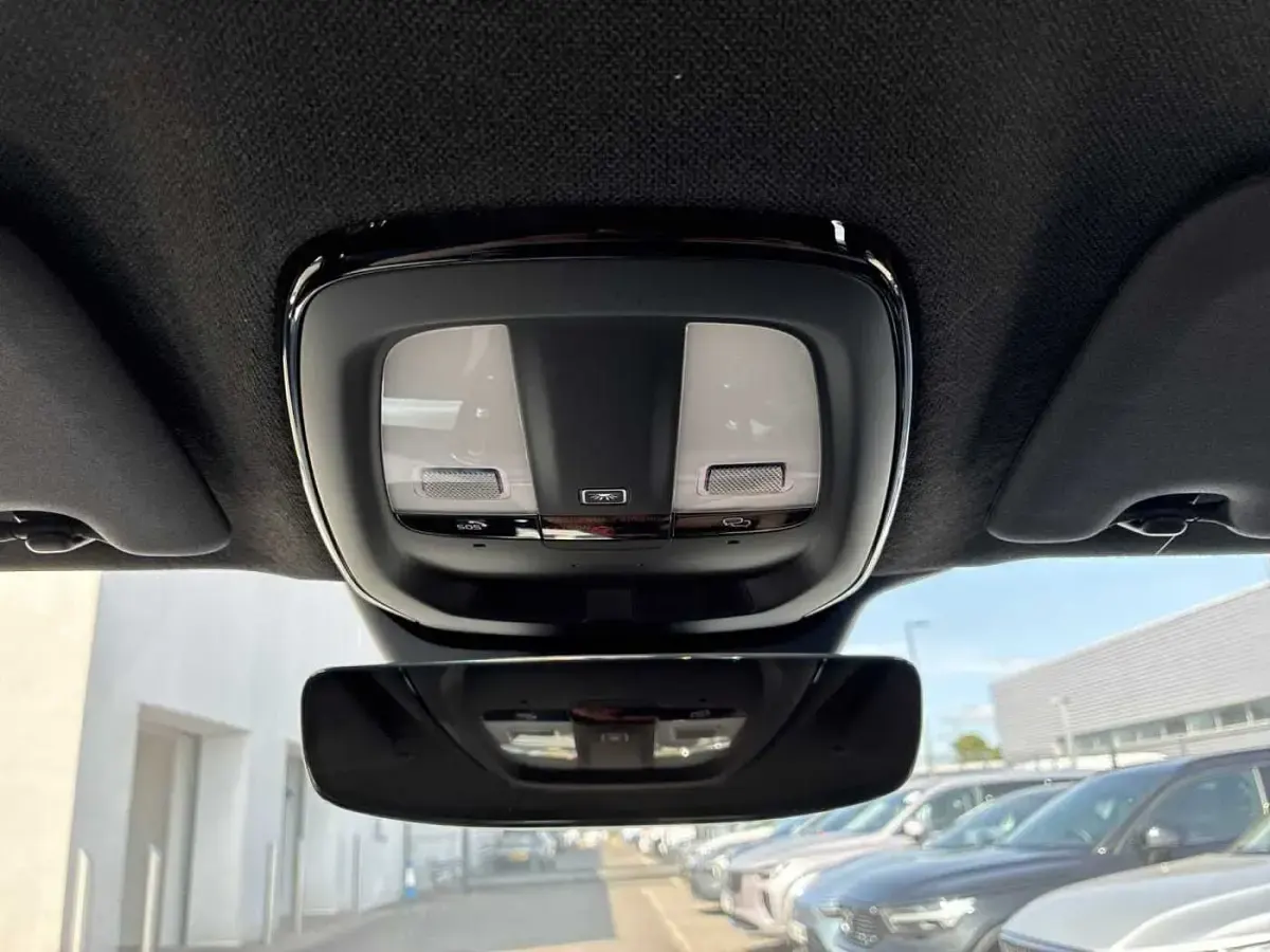 Used Volvo XC40 Plus 163 HP (119 kW) 2024 White SUV
