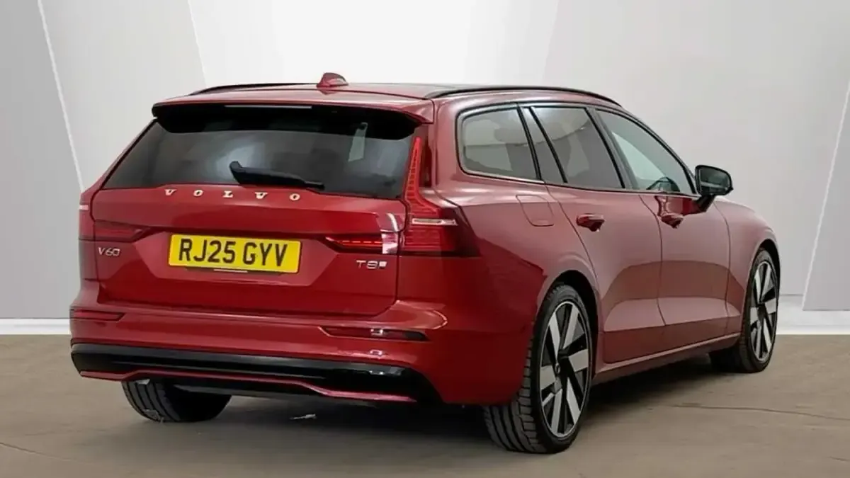 Used Volvo V60 Ultra 449 HP (330 kW) 2025 Red Estate