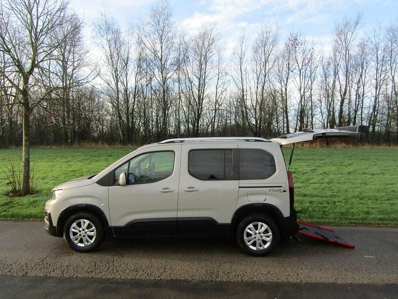 Beige Used 2020 Peugeot Rifter Allure MPV | £14,950 (Fair price) - Image 1/3