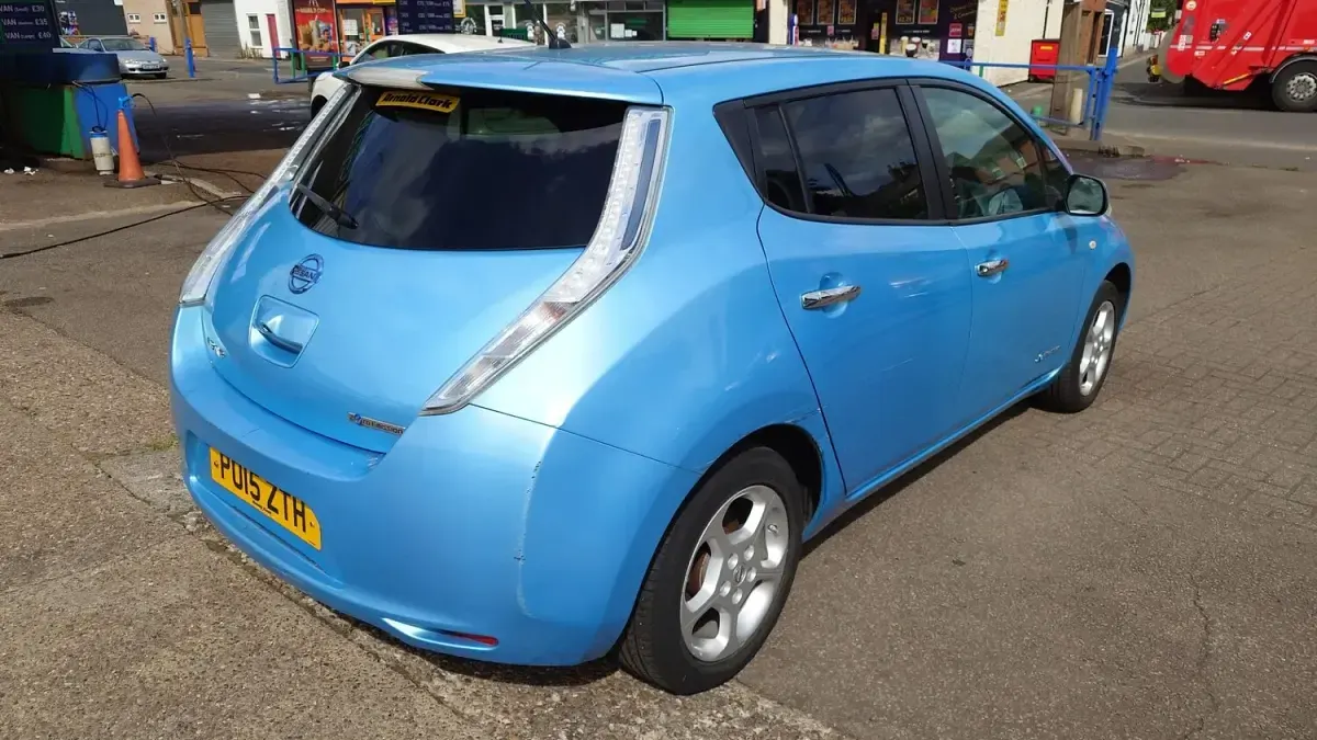 Used Nissan Leaf Acenta 80 kW (109 HP) 2015 Blue Hatchback