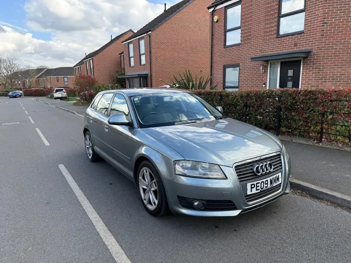 Usado Audi A3 Sport 160 HP (117 kW) 2009 Cinzento Citadino
