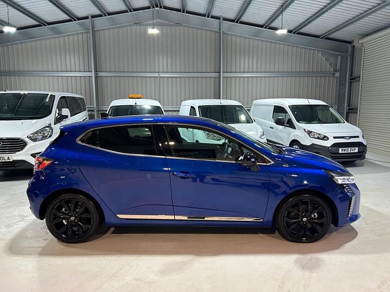 Used Renault Clio V Techno 2025 Blue Hatchback