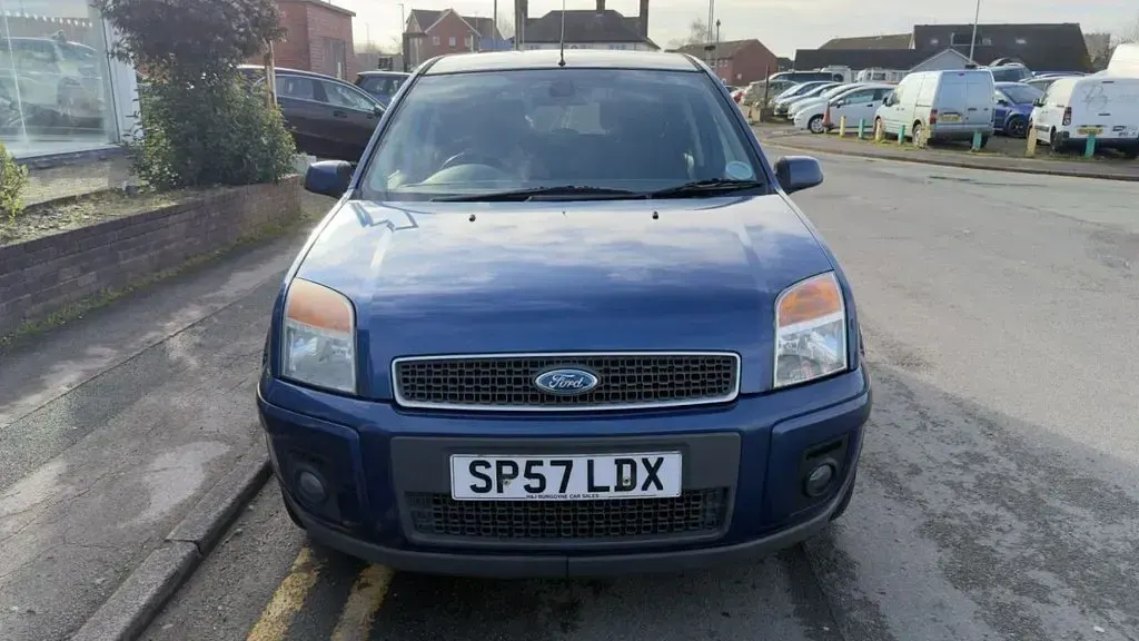 Used Ford Fusion 101 HP (74 kW) 2007 Blue Hatchback