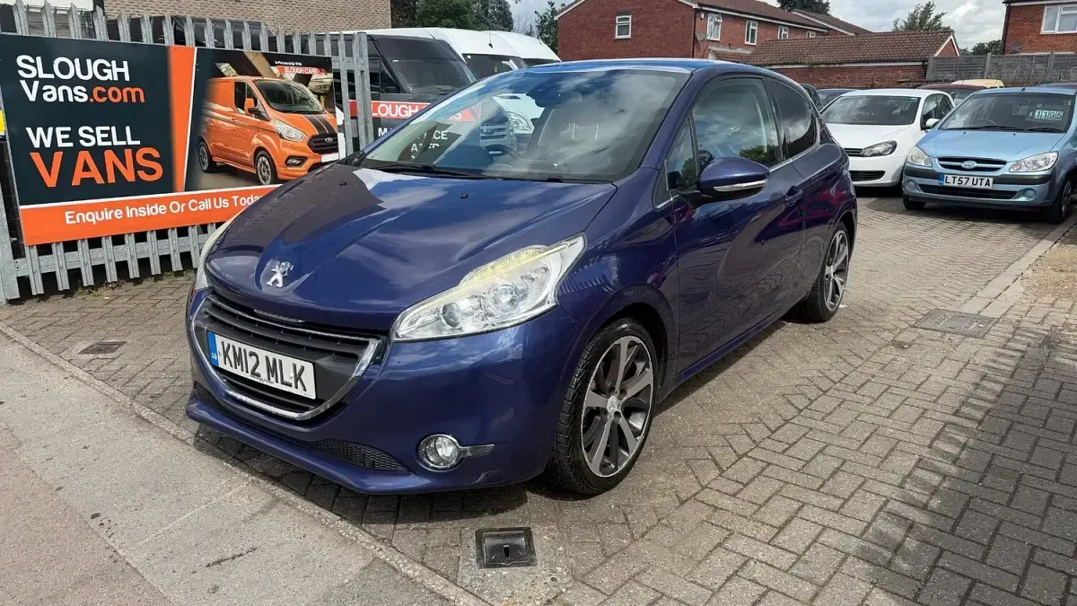 Usado Peugeot 208 115 HP (84 kW) 2012 Azul Citadino