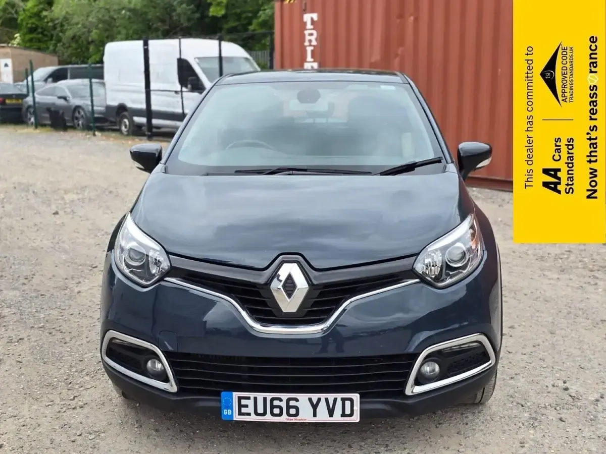 Usado Renault Captur Dynamique 90 HP (66 kW) 2016 Azul SUV