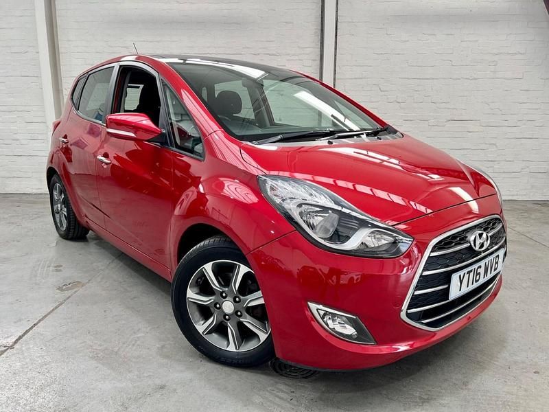 Red Used 2016 Hyundai ix20 Premium MPV | £7,495 (Good price) - Image 1/4