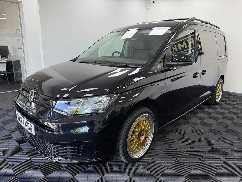 Used VW Caddy Maxi Pro 102 HP (75 kW) 2024 Black MPV