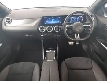 Usado Mercedes GLA250 Executive 218 HP (160 kW) 2024 Azul SUV
