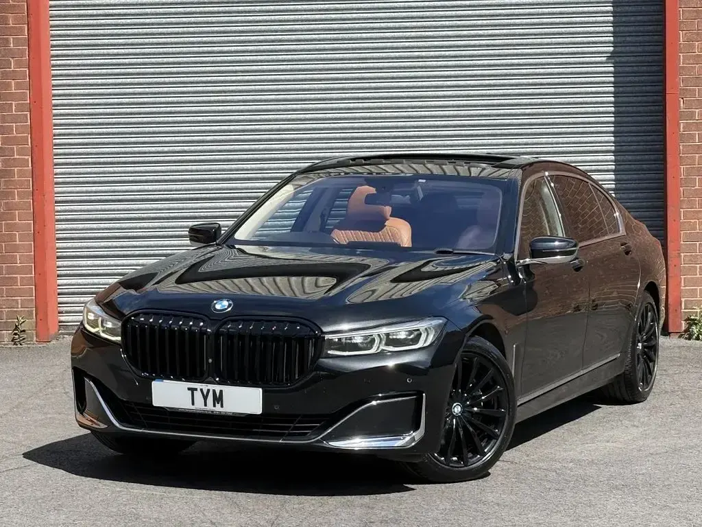 Used BMW 740L Sport Line 340 HP (250 kW) 2019 Black Sedan