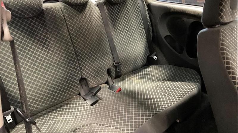 Begagnad Nissan Micra 79 HK (58 kW) 2008 Grå Halvkombi