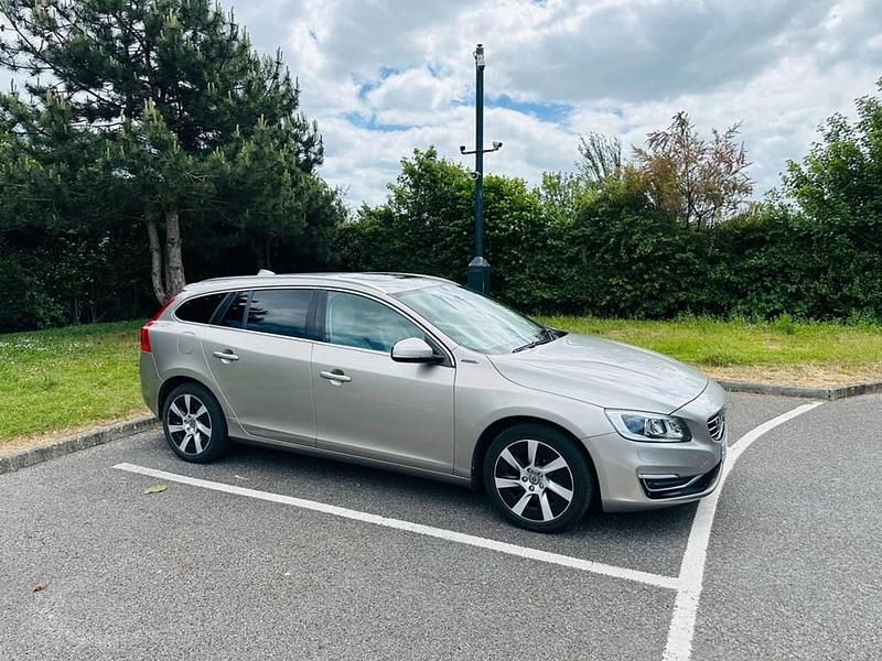 Used Volvo V60 285 HP (209 kW) 2013 Gold Estate