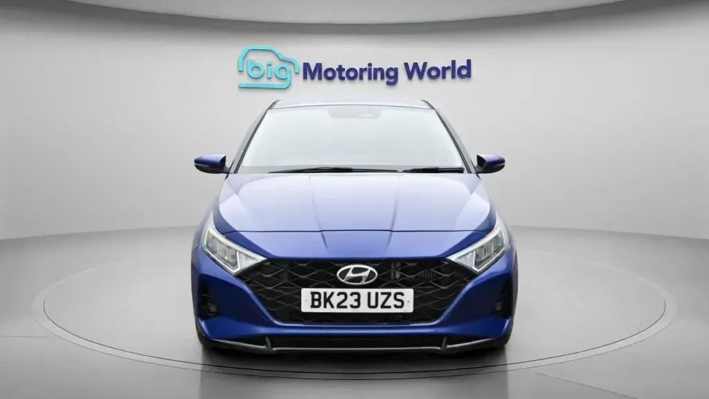 Używany Hyundai i20 Premium 100 KM (73 kW) 2023 Niebieski Hatchback