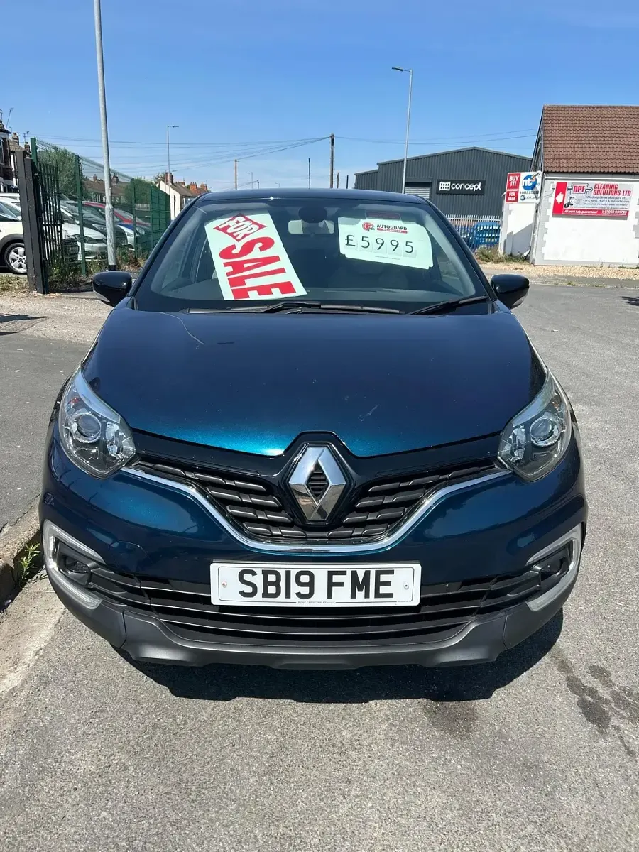 Used Renault Captur Iconic 90 HP (66 kW) 2019 Blue SUV