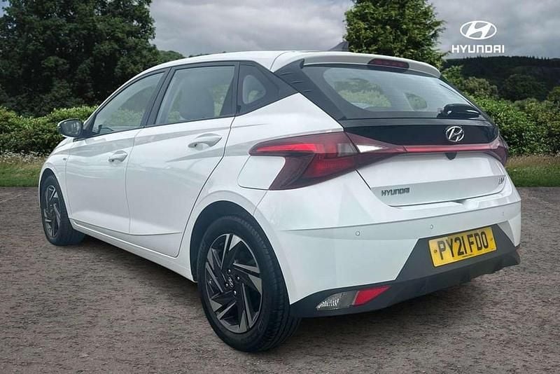 Used Hyundai i20 SE 100 HP (73 kW) 2021 White Hatchback