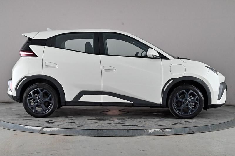 Used BYD Dolphin Boost 64 kW (88 HP) 2025 White Hatchback