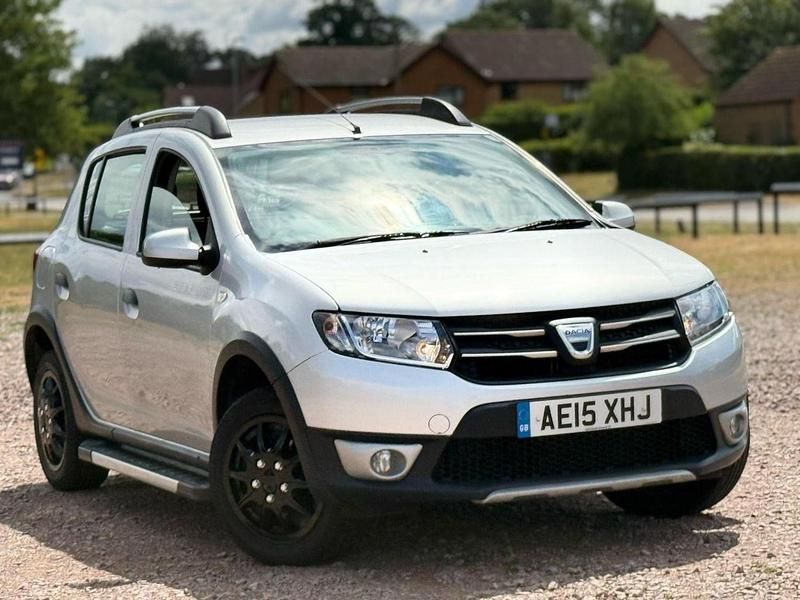 Silver Used 2015 Dacia Sandero Lauréate Hatchback | £2,998 (Fair price) - Image 1/4