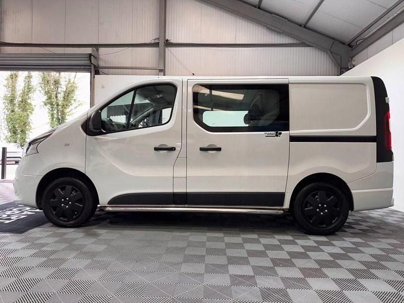 Used Renault Trafic Business 2018 White MPV