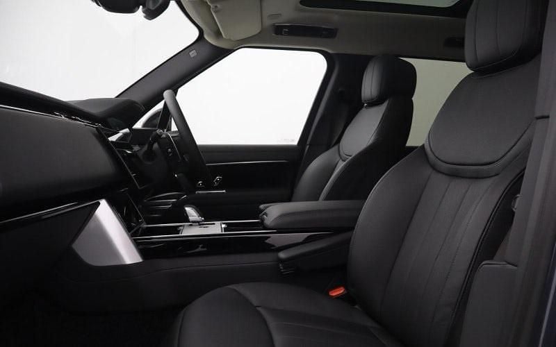 New Land Rover Range Rover SE 300 HP (220 kW) 2025 SUV