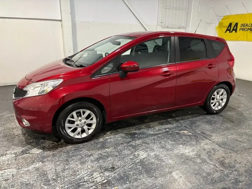 Gebraucht Nissan Note Acenta Premium 80 PS (58 kW) 2016 Rot Kleinwagen
