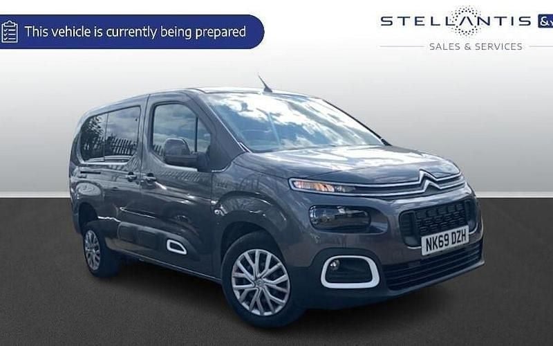 Used 2024 Citroën Berlingo Feel MPV | £17,086 (Good price) - Image 1/1