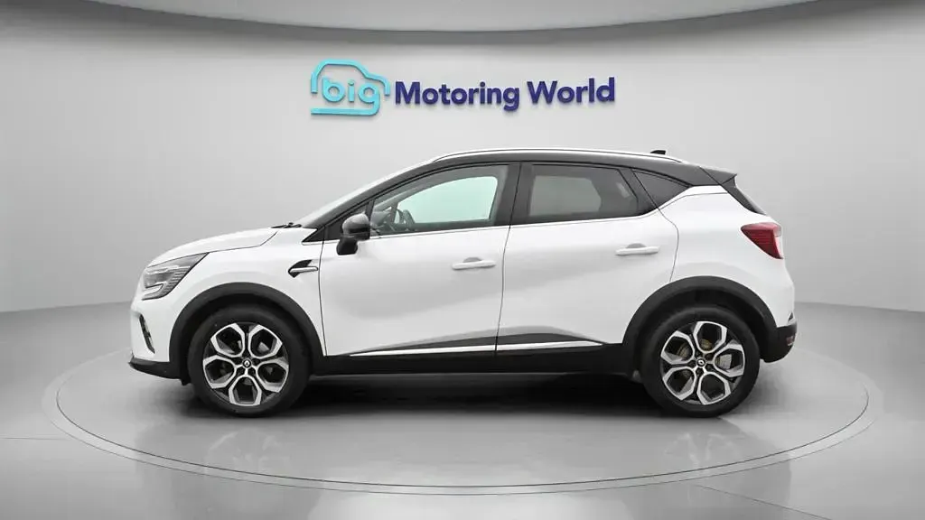 Used Renault Captur Techno 90 HP (66 kW) 2023 White SUV
