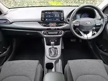 Used Hyundai i30 SE 120 HP (88 kW) 2023 Red Hatchback