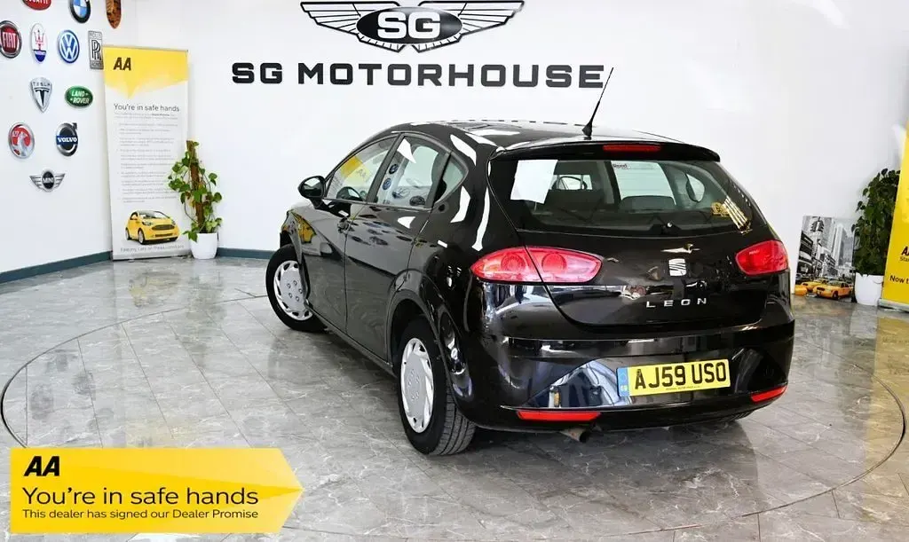 Used Seat Leon 85 HP (62 kW) 2009 Black Hatchback
