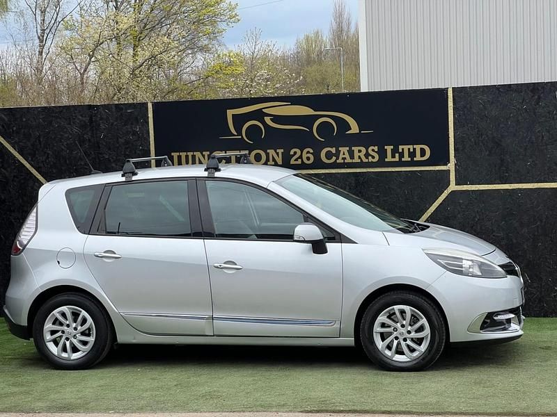 Used Renault Scénic III Dynamique 2015 Silver MPV