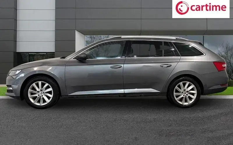 Used Skoda Superb SE Technology 218 HP (160 kW) 2023 Estate