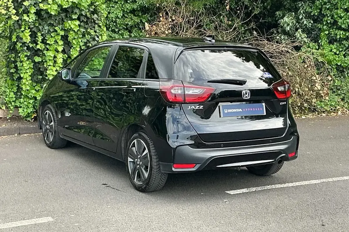 Used Honda Jazz Advance 122 HP (89 kW) 2023 Crystal black Hatchback