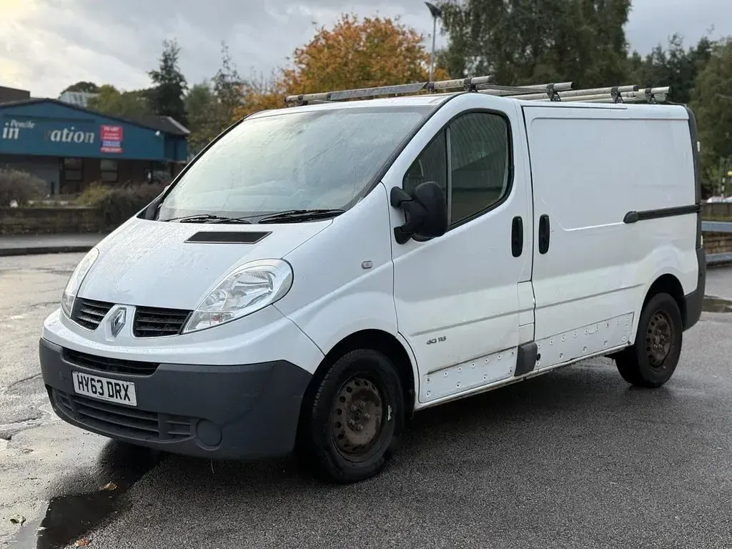 Used Renault Trafic 115 HP (84 kW) 2013 White MPV