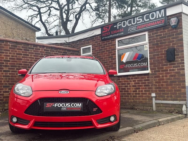 Used Ford Focus ST 2012 Red Estate