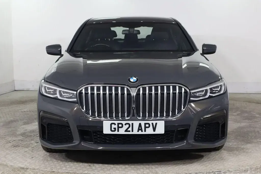 Begagnad BMW 740 M Sport 2021 Grå Sedan