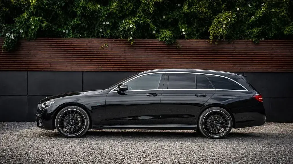 Used Mercedes E300 AMG line 2021 Black Estate