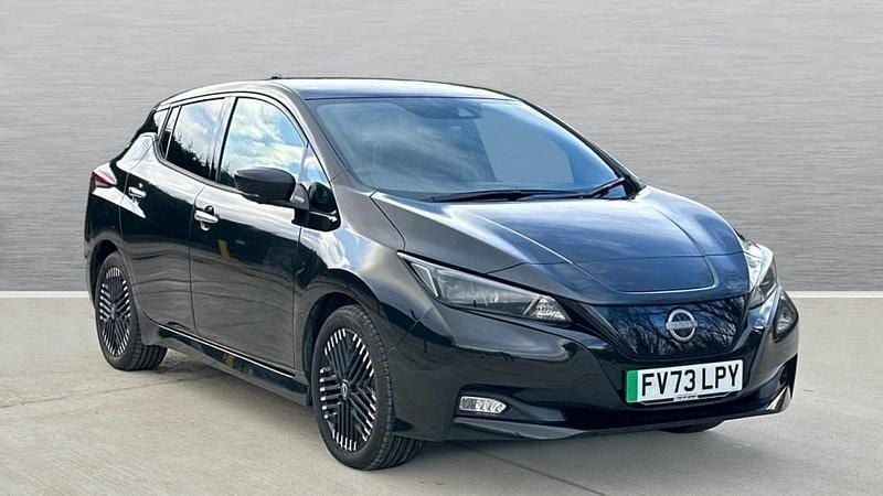 Metallic pearl black Used 2023 Nissan Leaf Tekna Hatchback | £13,521 (A bit pricey) - Image 1/4