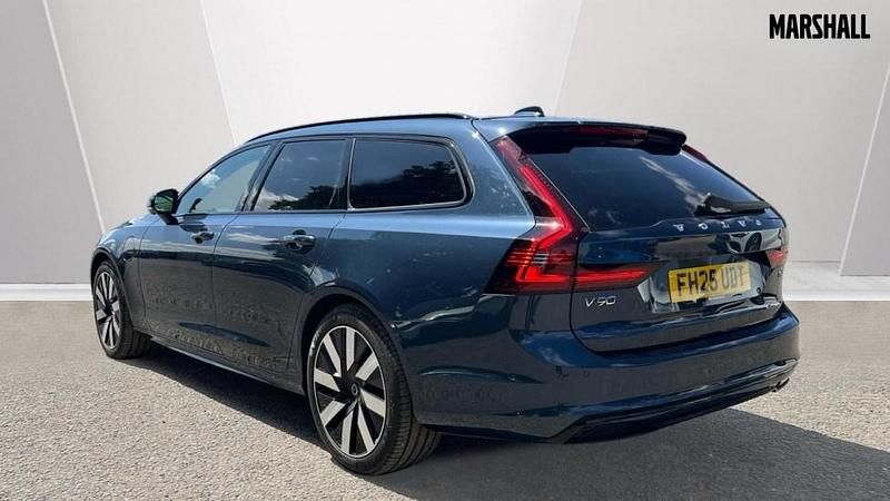 Used Volvo V90 Plus 350 HP (257 kW) 2025 Blue Estate