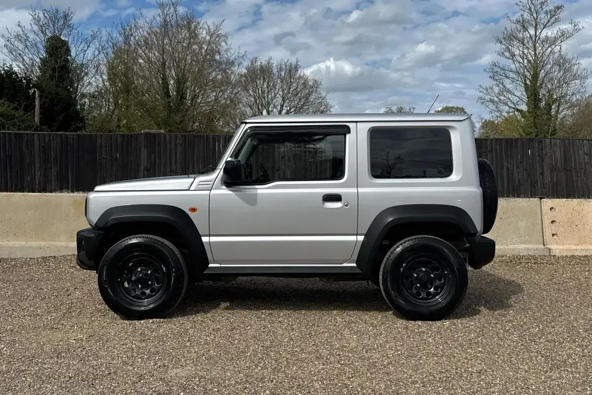 Begagnad Suzuki Jimny 2024 Silver SUV