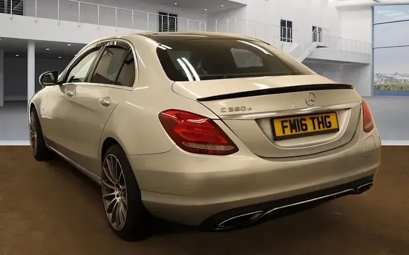 Used Mercedes C350 Premium Plus 293 HP (215 kW) 2016 Silver Sedan