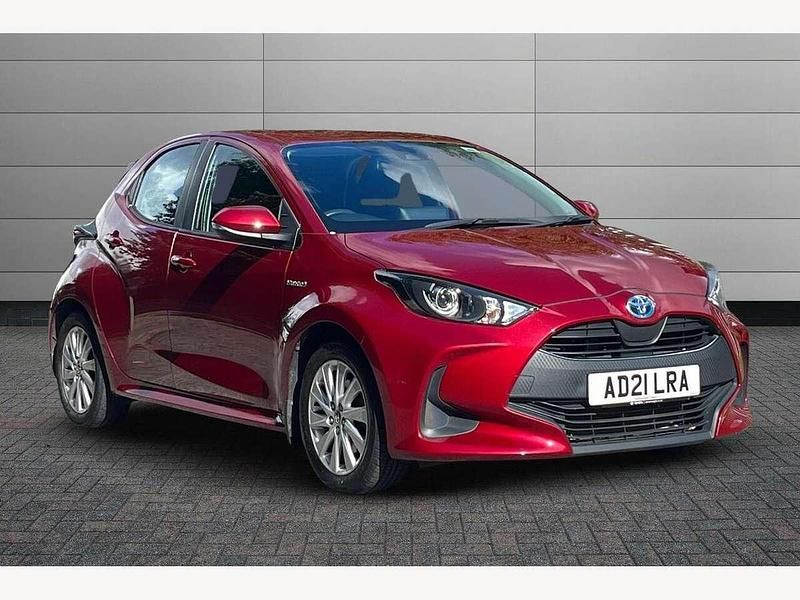 Red Used 2021 Toyota Yaris Hybrid Hatchback | £15,795 (Fair price) - Image 1/3