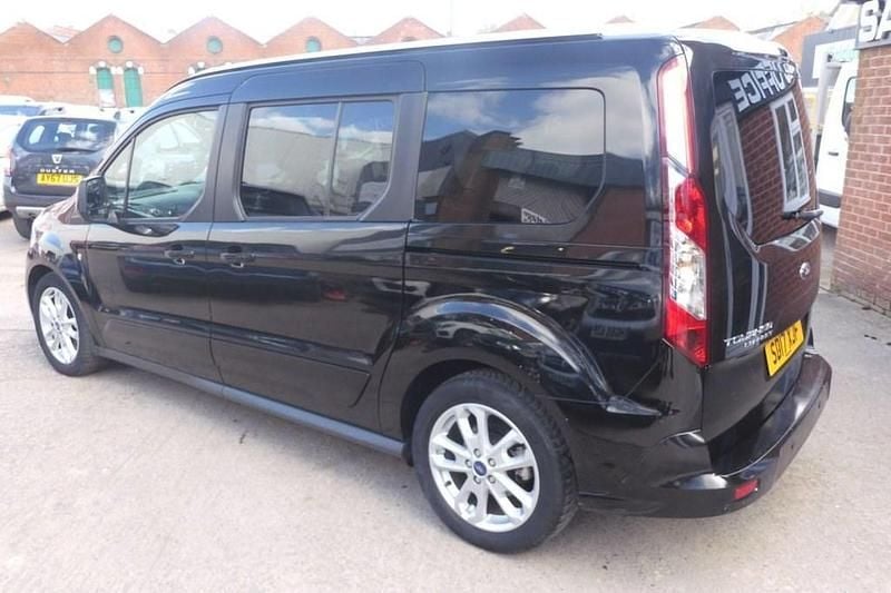 Used Ford Tourneo Connect Titanium 120 HP (88 kW) 2017 Black MPV