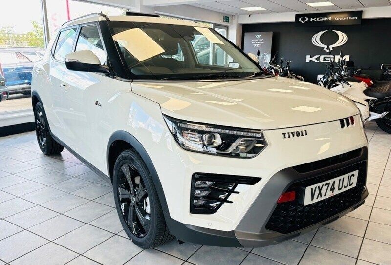 Grand white Used 2024 Ssangyong Tivoli Hatchback | £19,990 (Expensive) - Image 1/4
