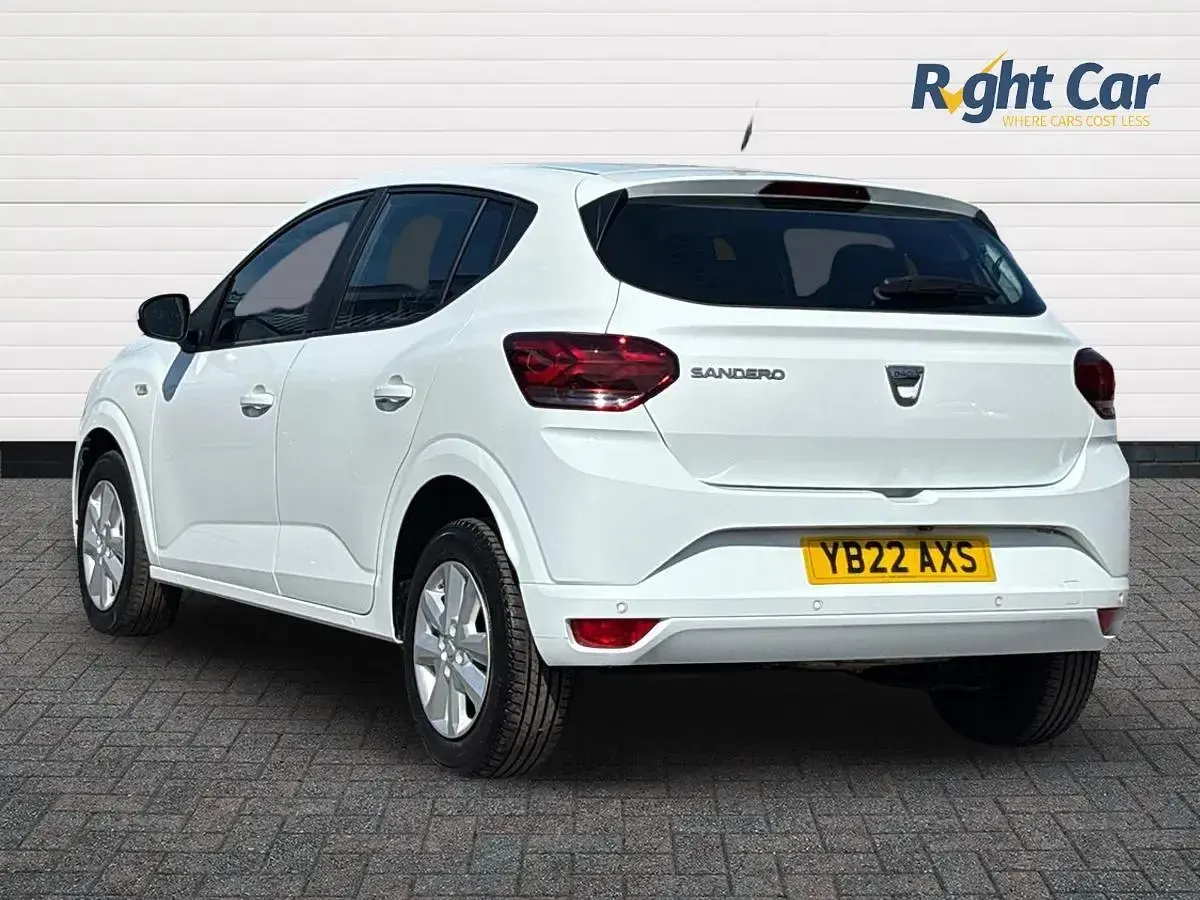 Used Dacia Sandero Comfort 91 HP (66 kW) 2022 White Hatchback