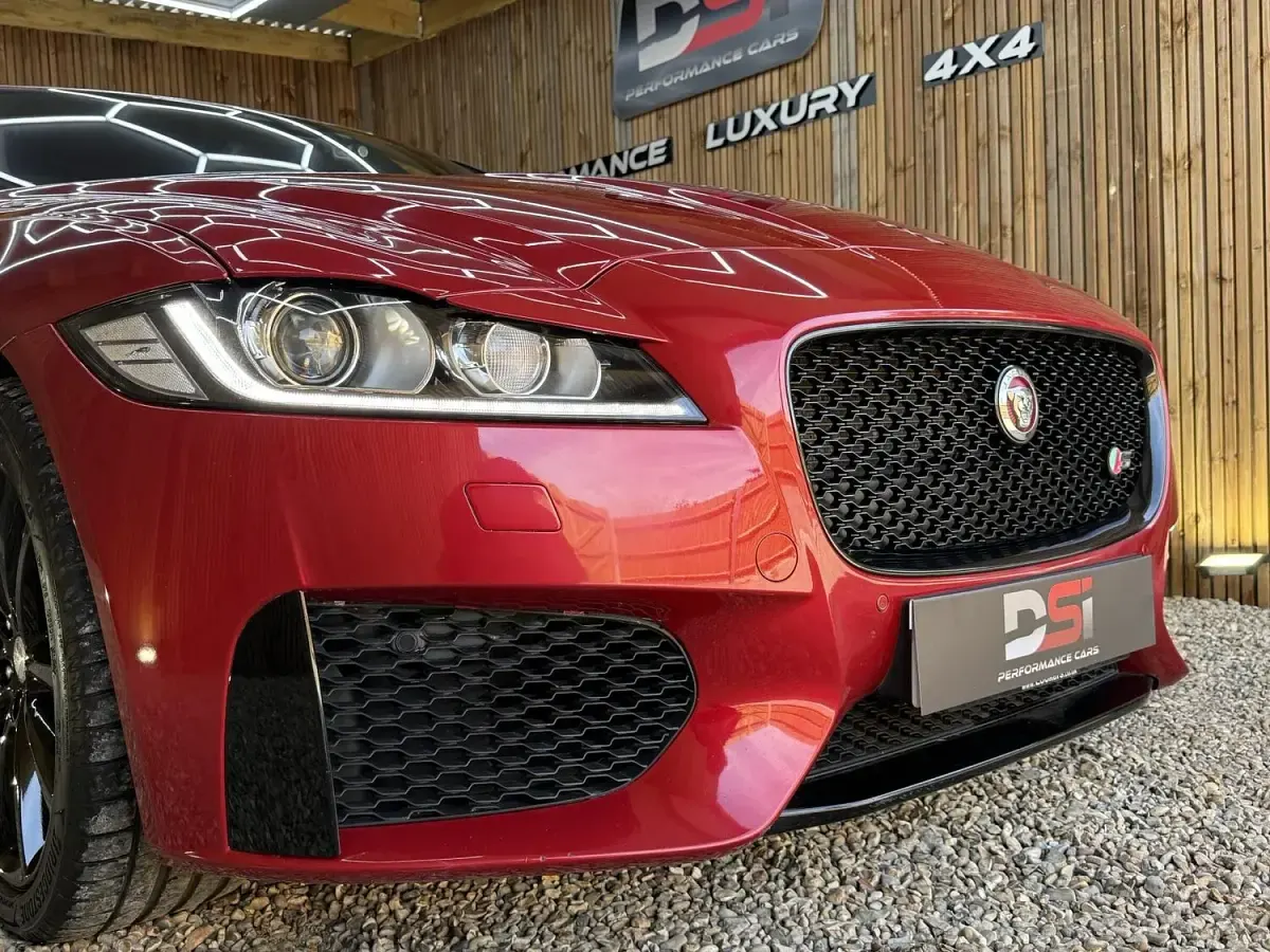 Used Jaguar XF S 380 HP (279 kW) 2016 Red Sedan